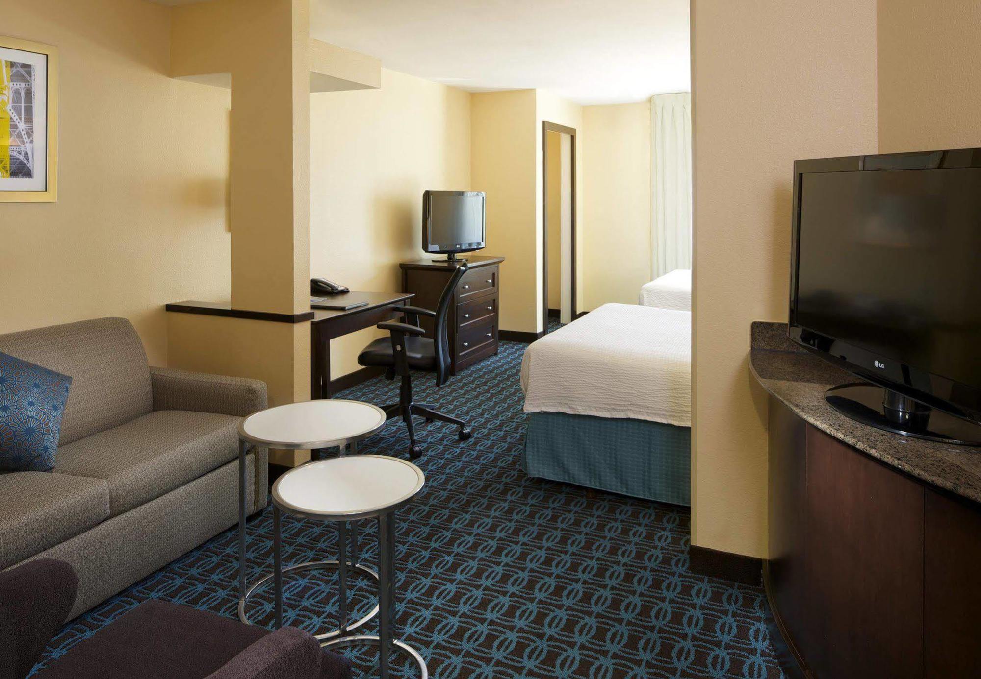 Hotel Fairfield & Intercontinental Airport 3*