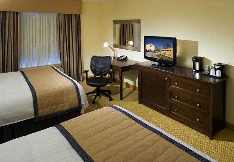 Fairfield & Intercontinental Airport Hotel